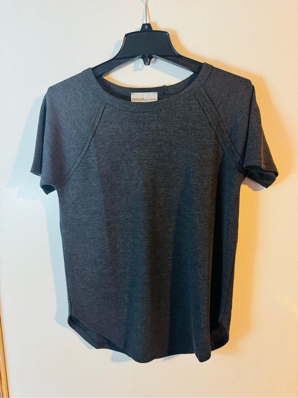 Zenana Outfitters Brand New Black Short Sleeve Textured Tee